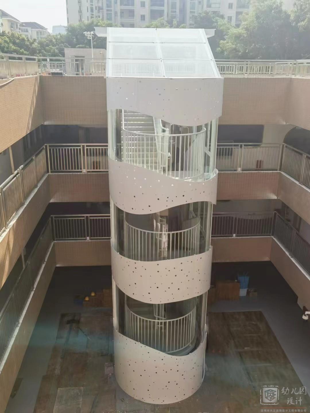 深圳市福田区翠海幼儿园实景图（风雨楼梯）